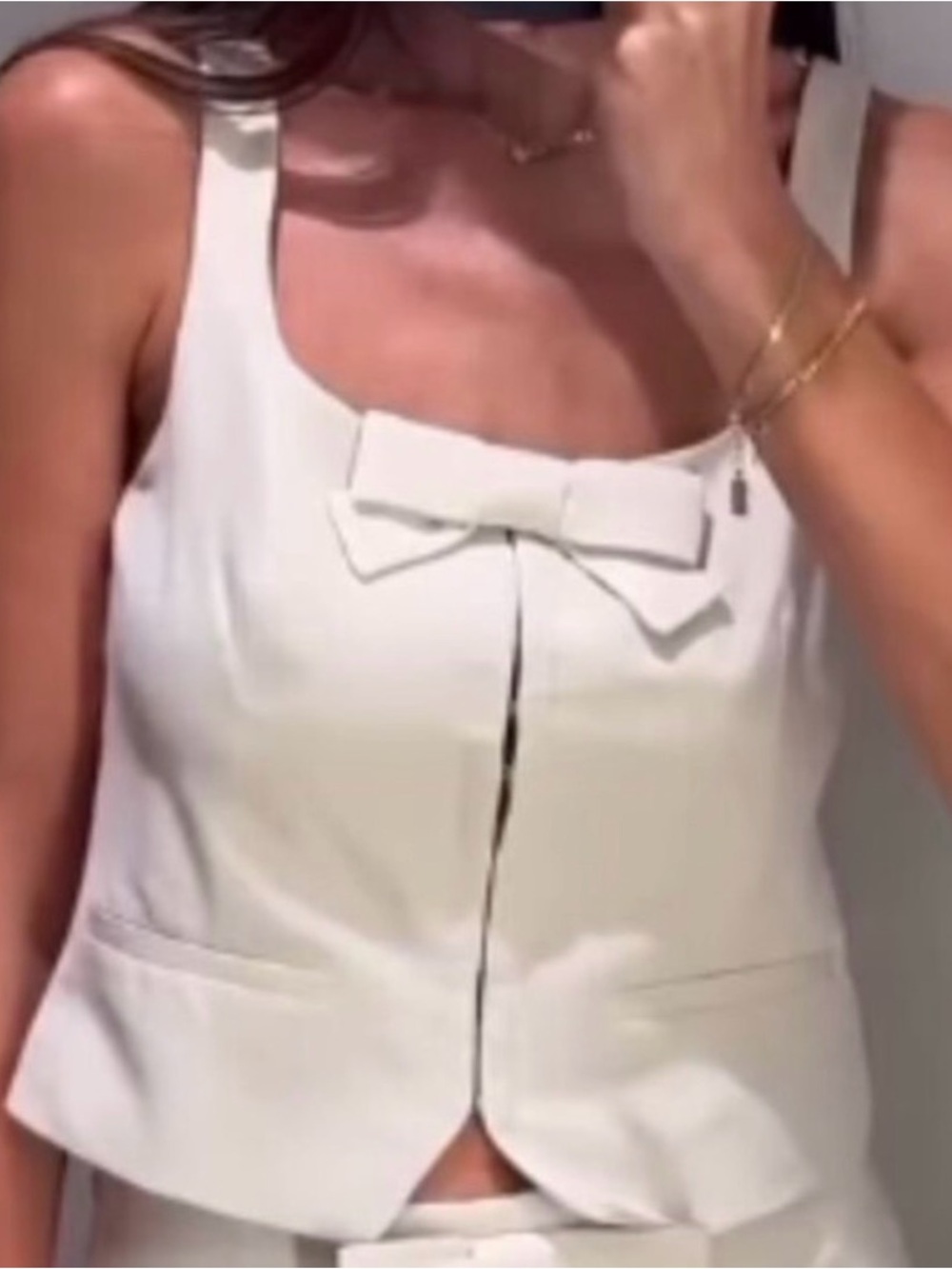 Zara Cream Bow-Accent Vest - Medium
